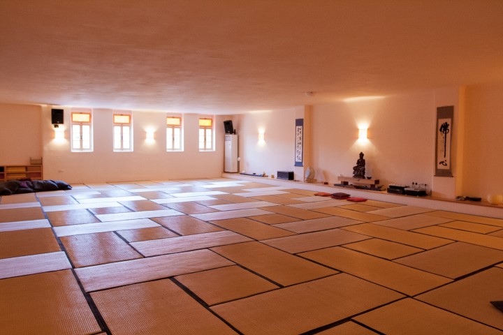 Tao's Center | Paros | Greece | Big meditation Hall | workshop venue